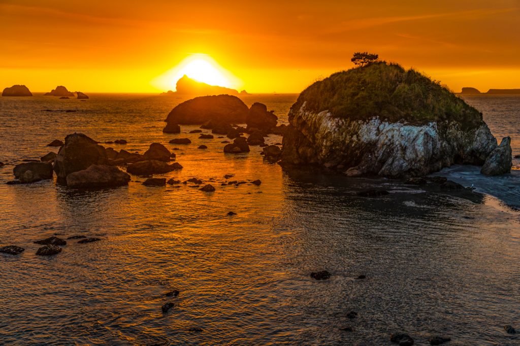 Golden Skygolden Water - Jeff Thompson